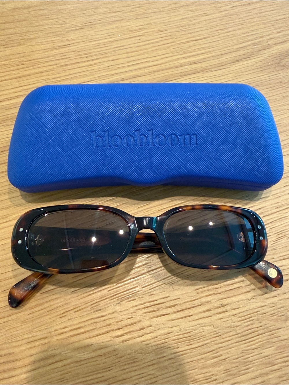 THE NOMAD Bloobloom Tortoise Shell Sunglasses
